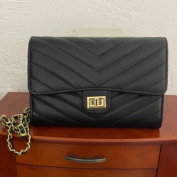 Amazon Handbags - Elegant Black Quilted Chain Crossbody Bag